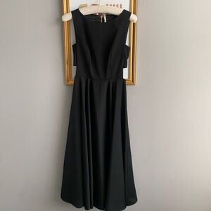 ☀️Gorgeous TB Black Dress